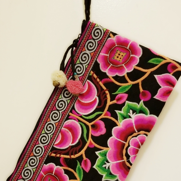 Handbag - Picture 2 of 2